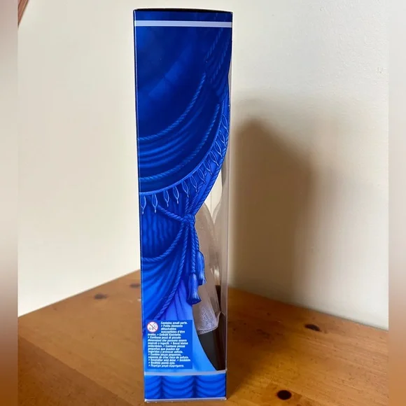 NRFB 2001 Barbie Swan Ballerina from Sean Lake Classic Ballet Series - Picture 4 of 6